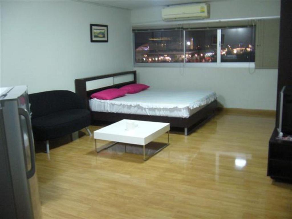 Impact Don Mueang Bangkok Guest House Exterior photo